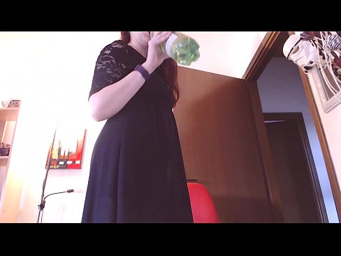 ❤️ Un escravo sumiso que adora as bragas sucias e deliciosas vese obrigado a masturbarse despois de ver este vídeo! Porno a nós gl.taxiklass.ru ❌️